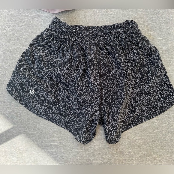 Lululemon Tracker Short V - Picture 2 of 3